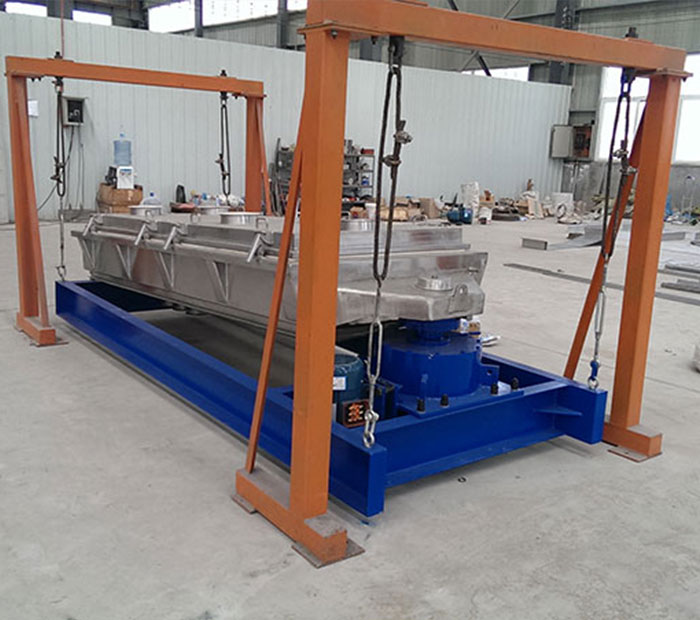 顎式破碎機現(xiàn)場圖